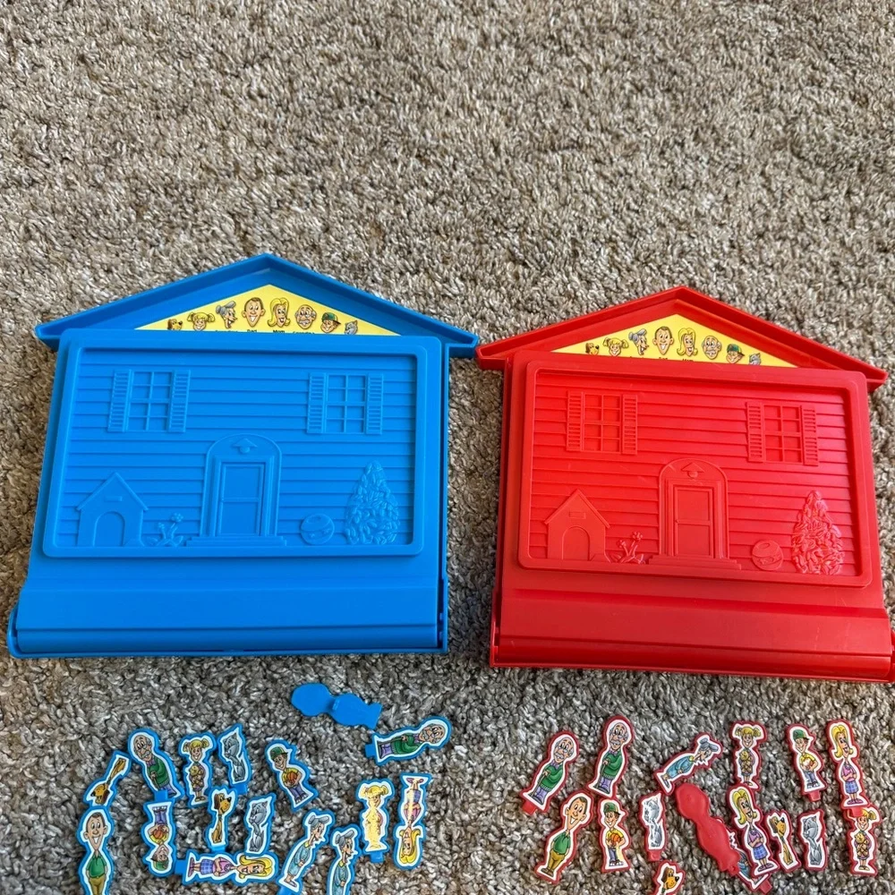 Guess Where? Vintage 2004 Guessing Board Game COMPLETE 2 Players ONE BROKEN PART